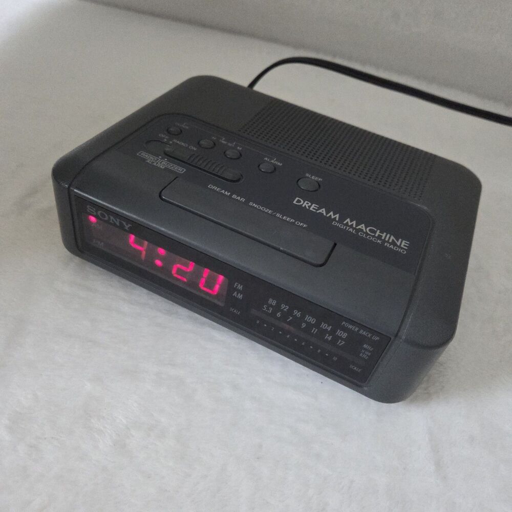 Vintage Sony Dream Machine FM AM Digital Clock Radio Black ICF-C240